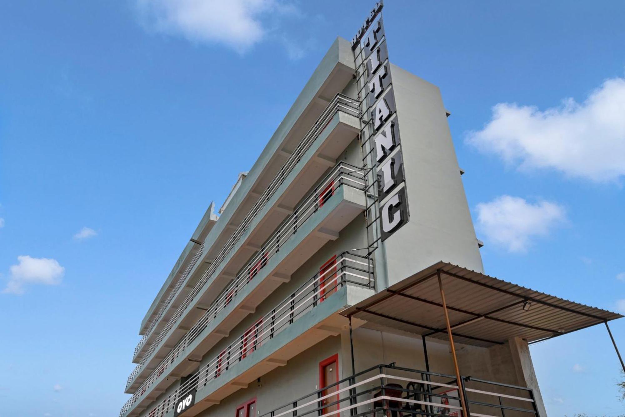 Hotel O Titanic Jamul Exterior foto